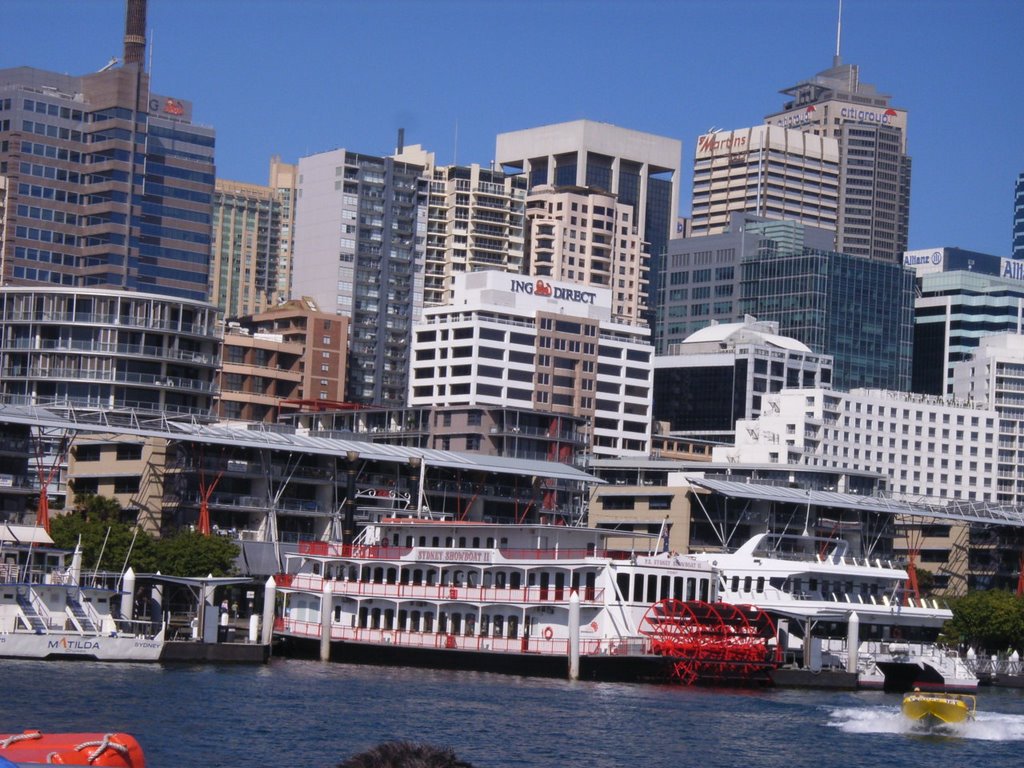 Darling harbour by felipe alberto