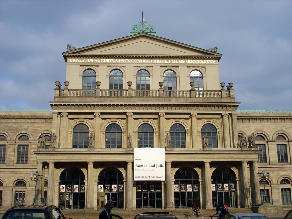 Staatsoper ("State Opera House"), Hanover, Germany (Homi&Diane) by homilimbu