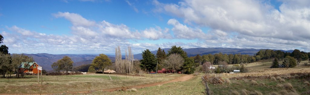 Aberfeldy, Vic. by Goldnbrownman