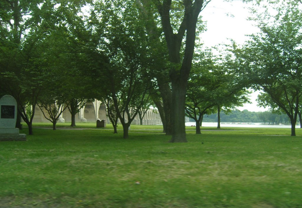 The Green spaces of Harrisburg 哈里斯堡的绿地 by 春秋之歌