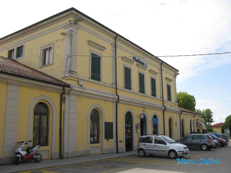 Stazione di Piadena (lato esterno) MC2008 by Marco Callini