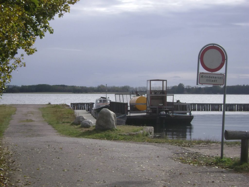 Færgen til Tærø, Petersværft by Hans Christian Petersen