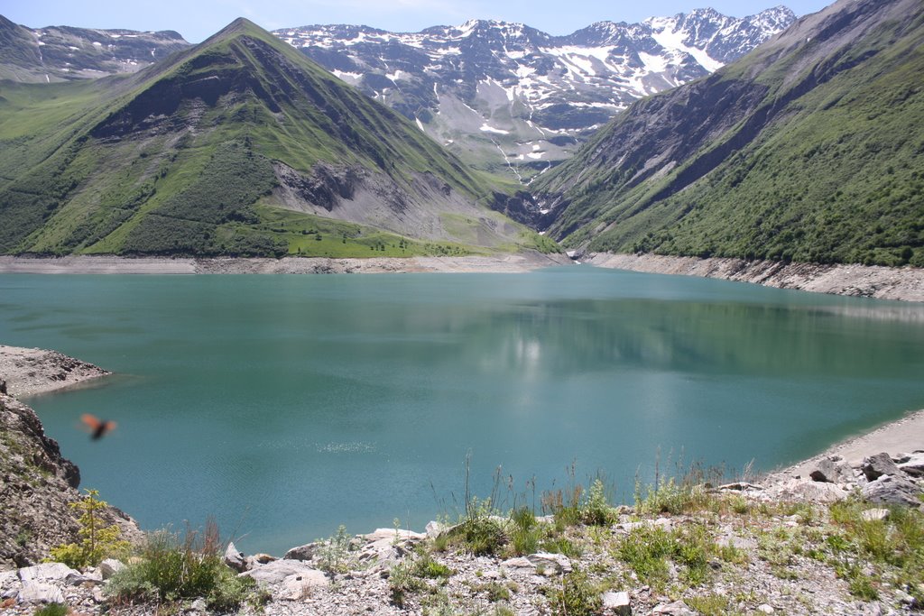 Lac de Grand Maison by tomsoot