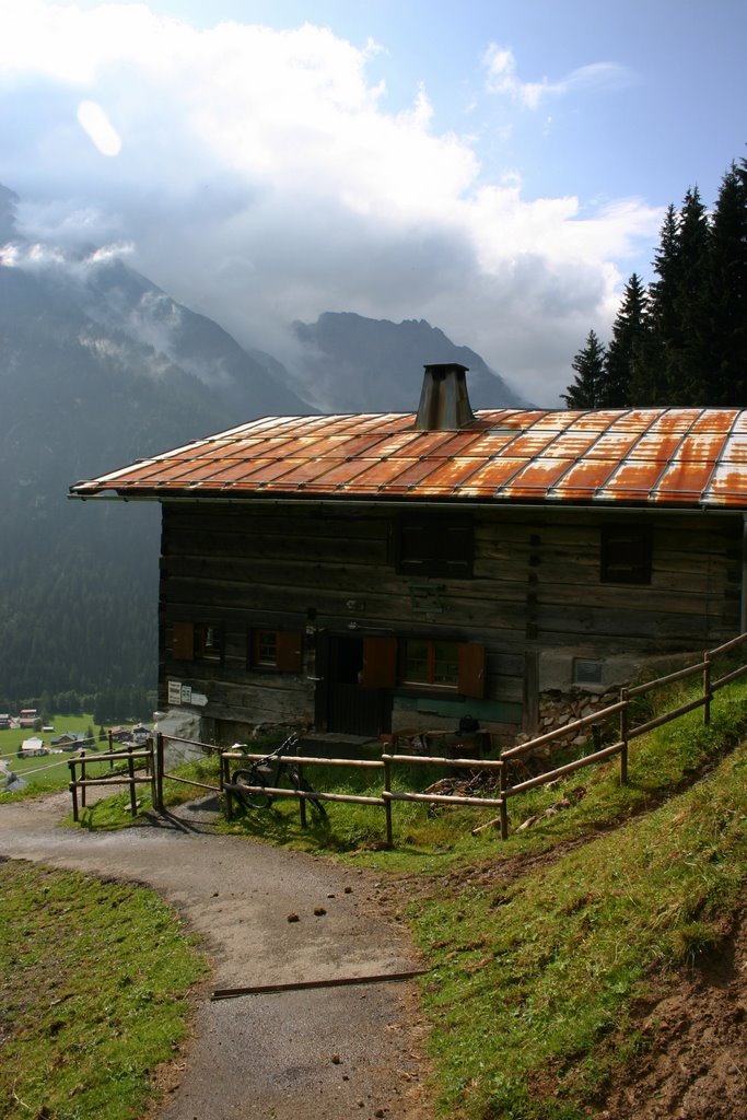 Hütte bei Mittelberg by Hemmo Keijzer