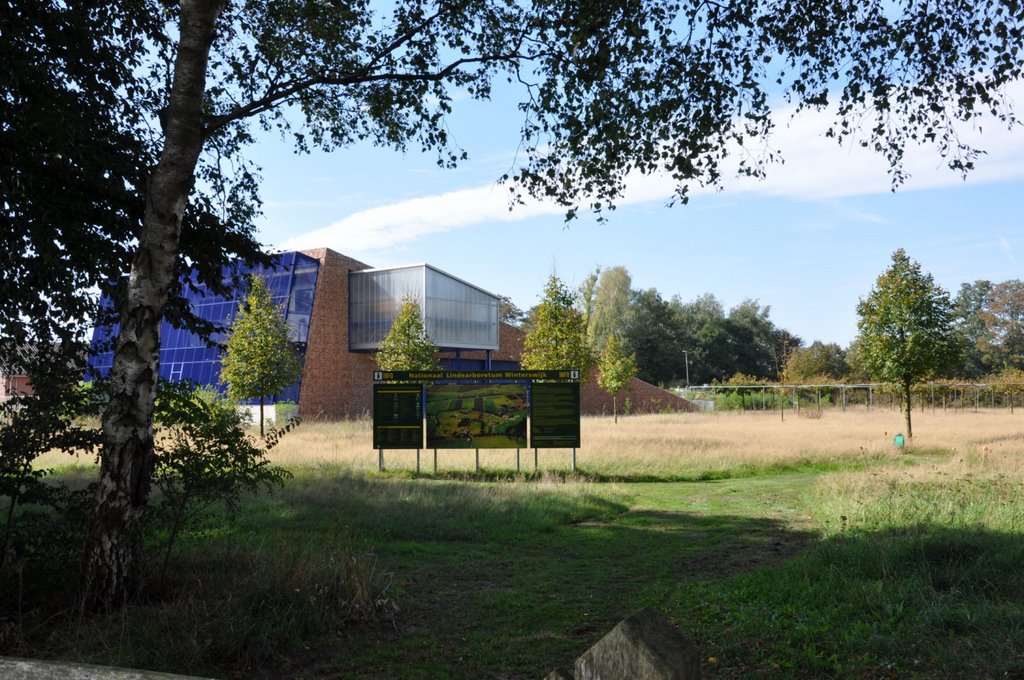 Nationaal Lindearboretum Winterswijk by M.F. Naaldenberg