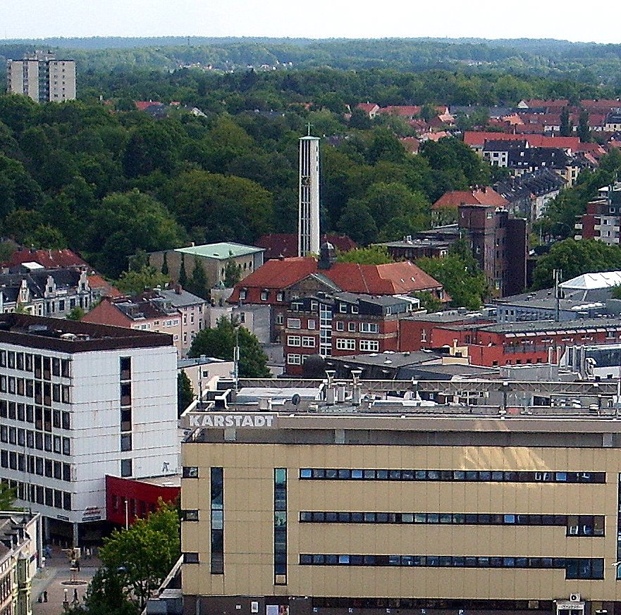 St.Johannis Kirche im Zentrum Harburgs / Church St.Johannis from above by willytown