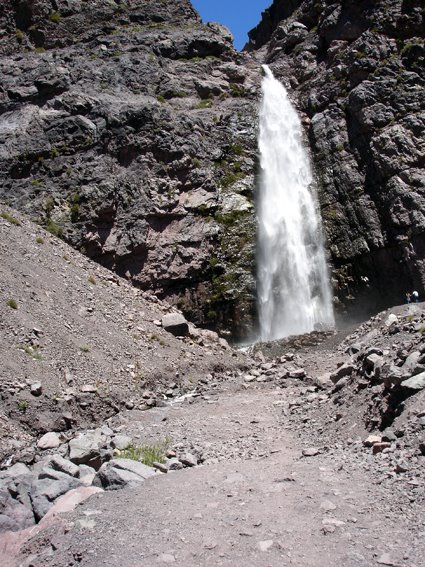 CASCADA EN CAJON DEL MAIPO by SERGIO LÓPEZ RETAMAL