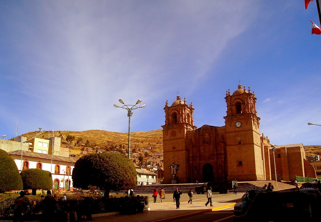 Plaza de Armas de Puno by Gui Torres