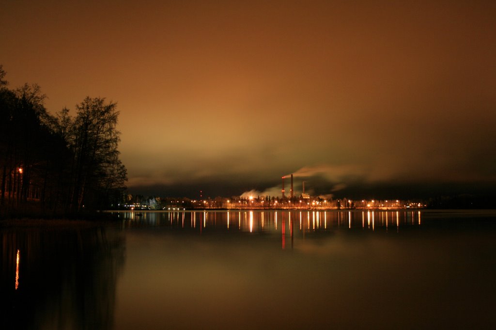 Valkeakoski by night 10.11.2009 22:37 pm by Markus Nikkilä Photoshooter86