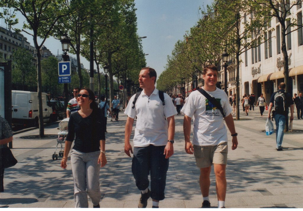 Champs Elisées, Alvaro 2001 by alvaroalbrecht