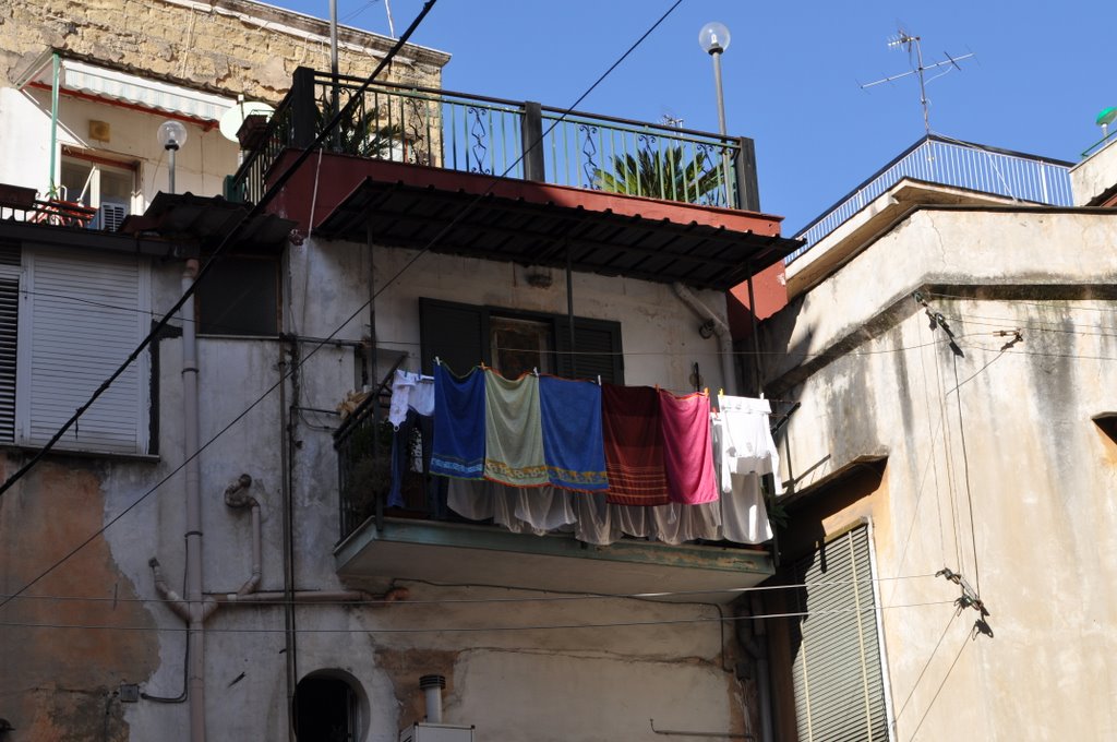 WINDOW...Finestra...balcone..panni stesi..NAPOLI ! by eziozerziani