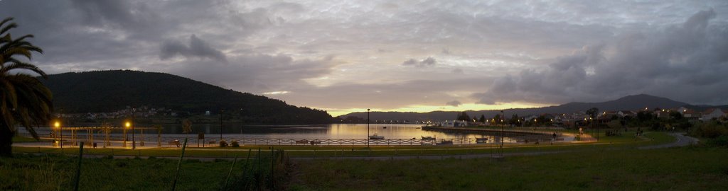 Anochecer en Noia. A Coruña, España. by CHATarrero