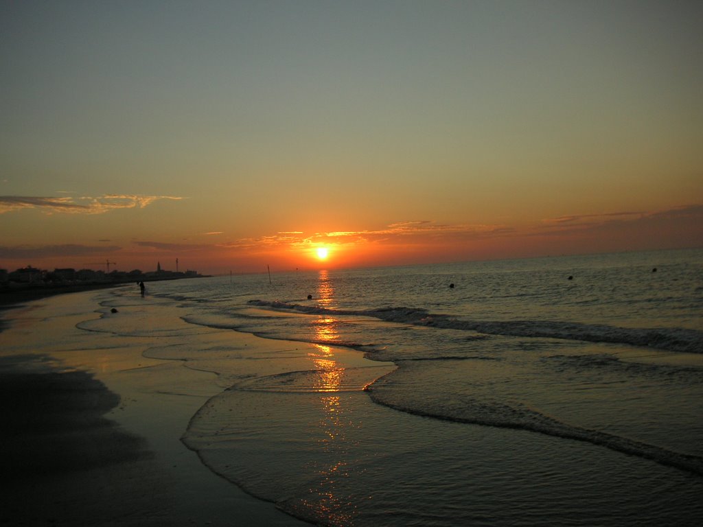 Sunrise in Caorle (Caorle, Italy) by george.stan