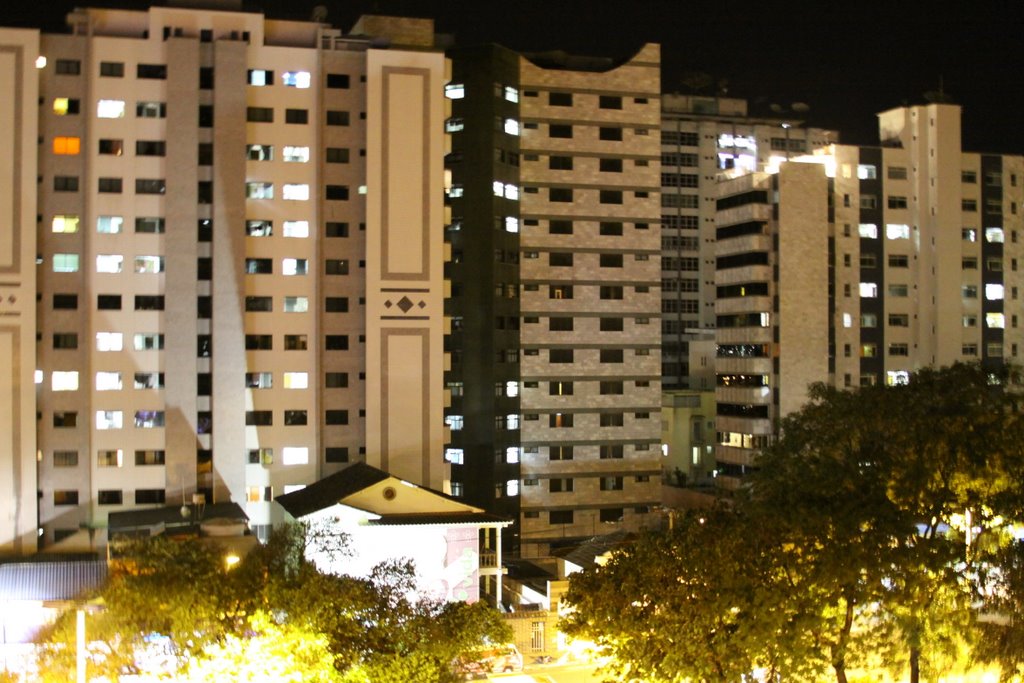 Centro à noite by Christyam de Lima