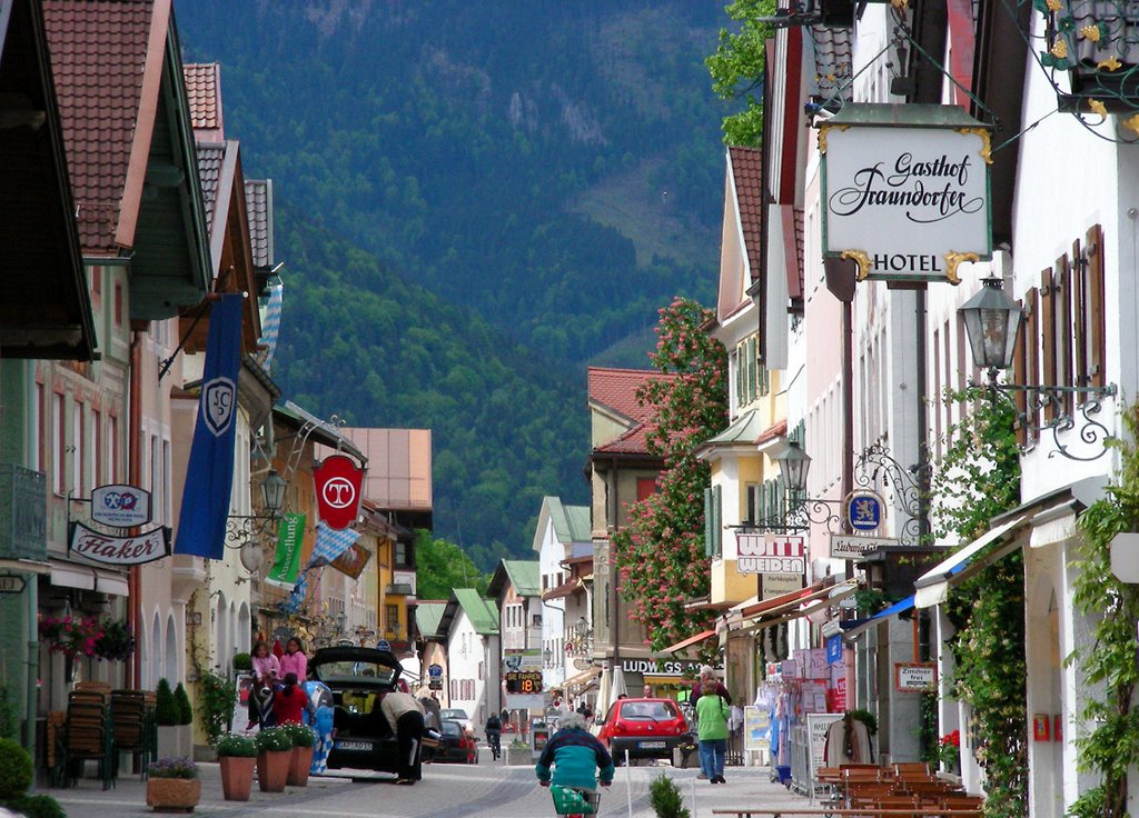 Garmisch-Partenkirchen, Ludwigstraße by schreiberfoto