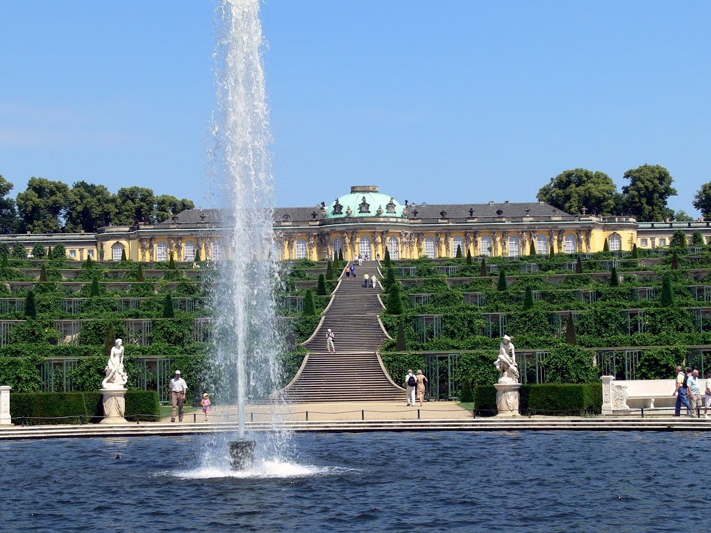 Ka/ Schloss Sanssouci by Karthäuser