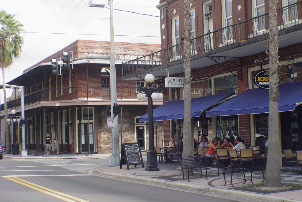 Typical 7th ave street sceen, Ybor City (10-2009) by Ken Badgley