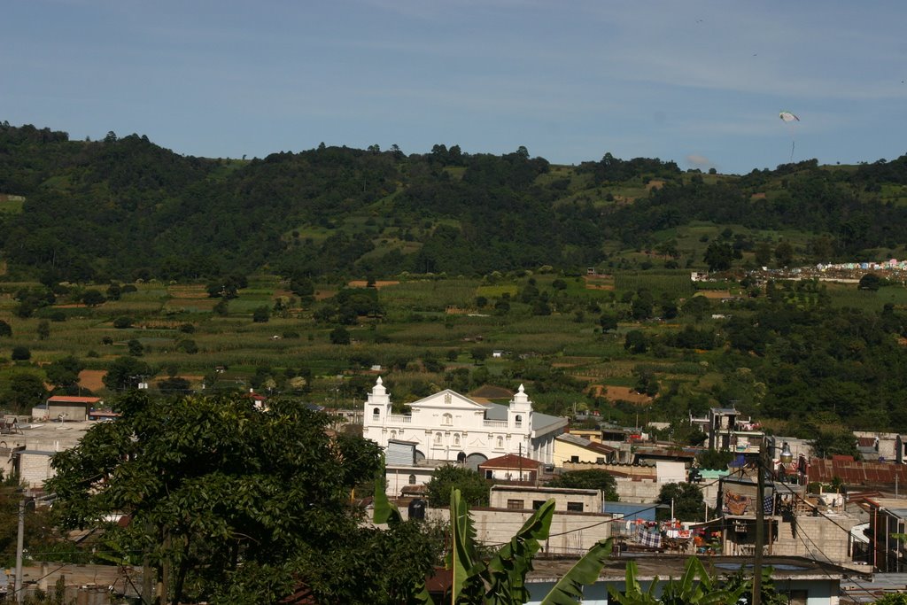 Iglesia de Santa María Cauqué, Santiago Sacatepéquez, Sacatepéquez, Guatemala. by Hugo A. González