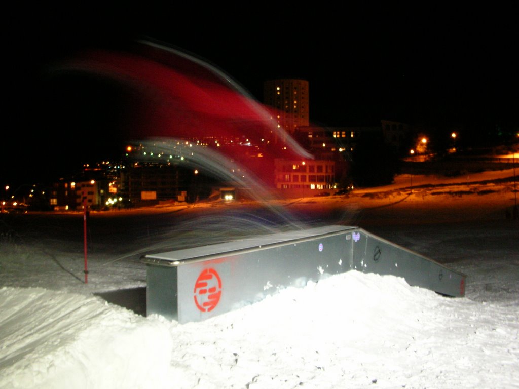 Snowpark di notte by Molligator