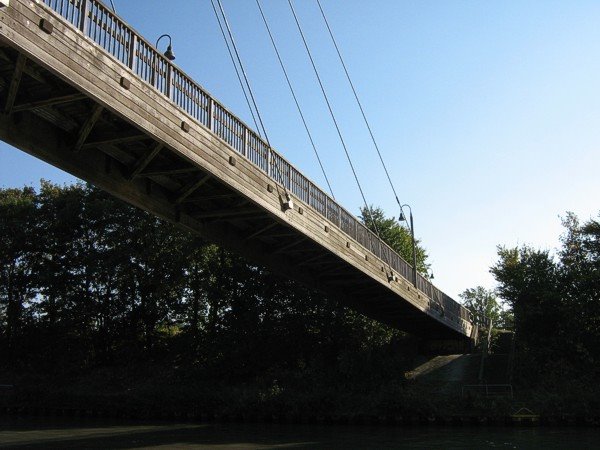 Peine, Mittellandkanal, unterhalb der Hertha-Peters-Brücke by kadhira