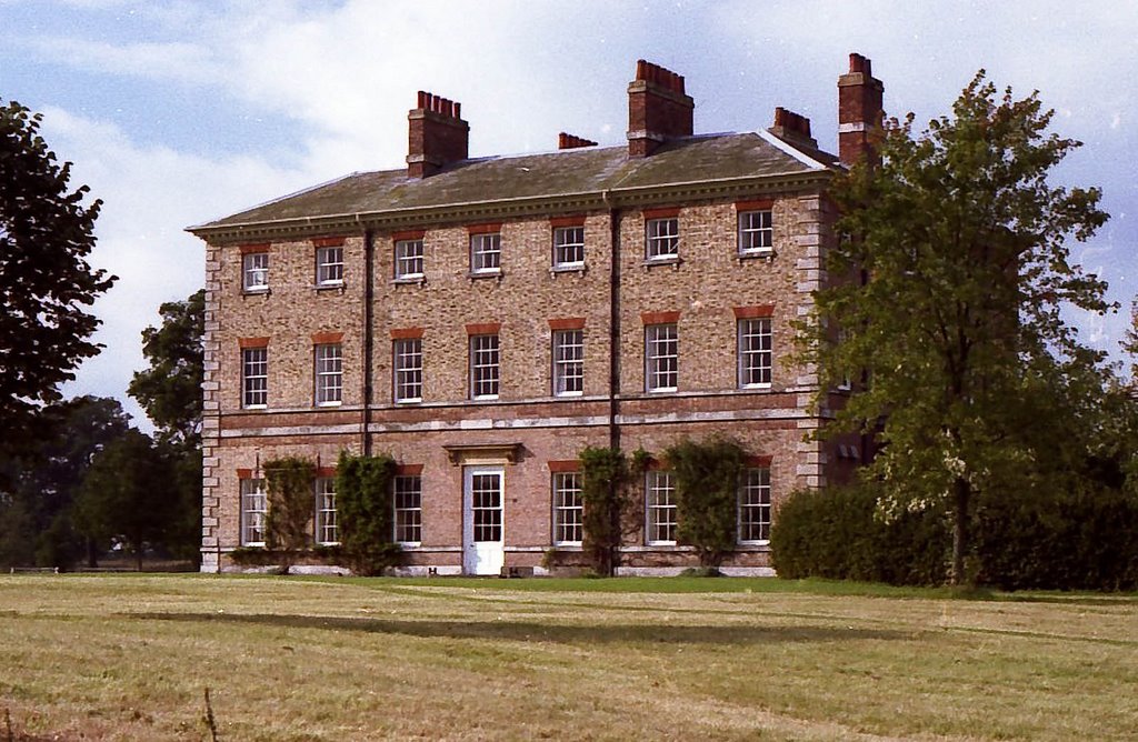 Everingham Hall c.1981 by MockCyclist