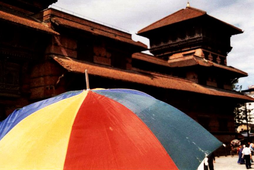 Basantpur Place in Kathmandu, maggio 2001 by Marco Carnelli