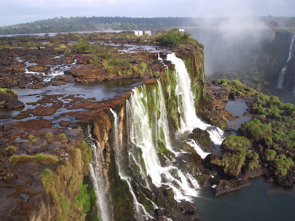 CATARATAS by LUIS MACEDO