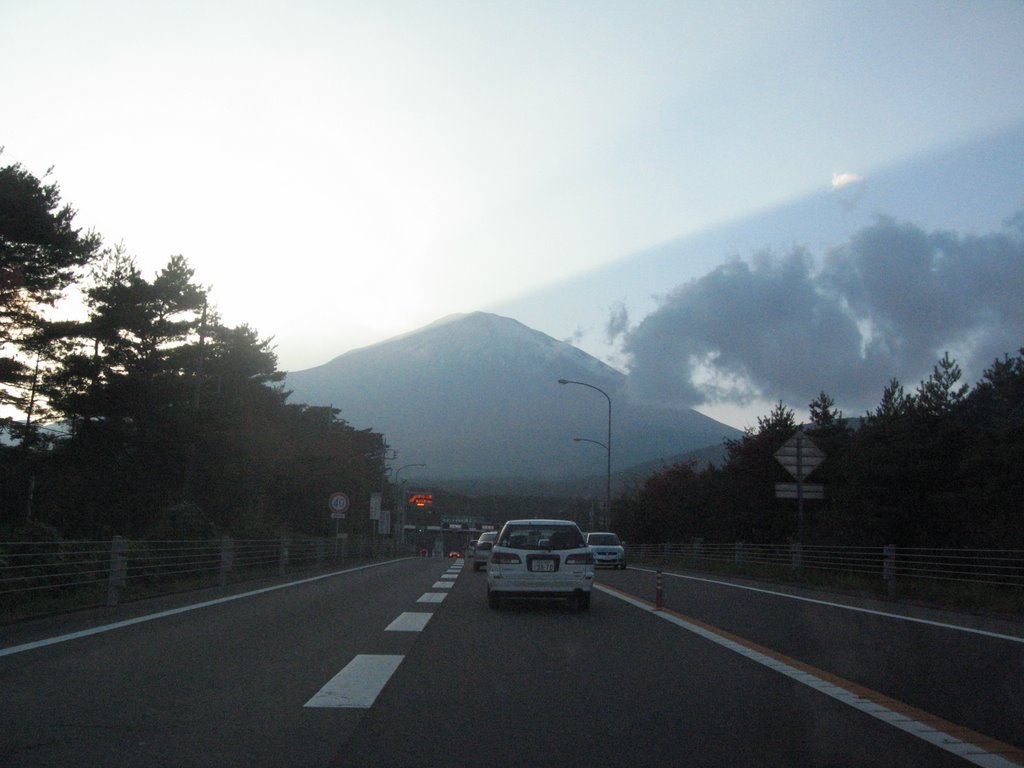 Mt. Fuji view from Higashifuji-goko Road. by tokyolullaby