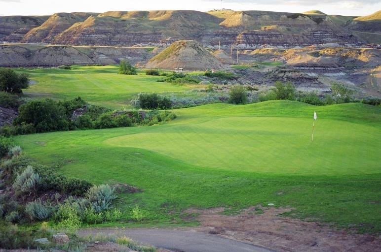 Dinosaur Trail G&CC, Hole 15, Par 4, 377 yds by ©dyakimec