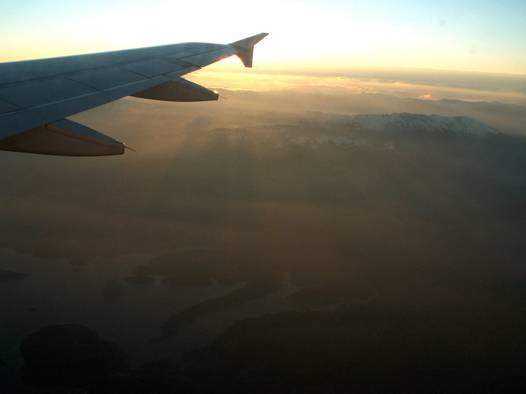 Taurus bei Sonnenaufgang aus dem Flugzeug by Frank Pustlauck