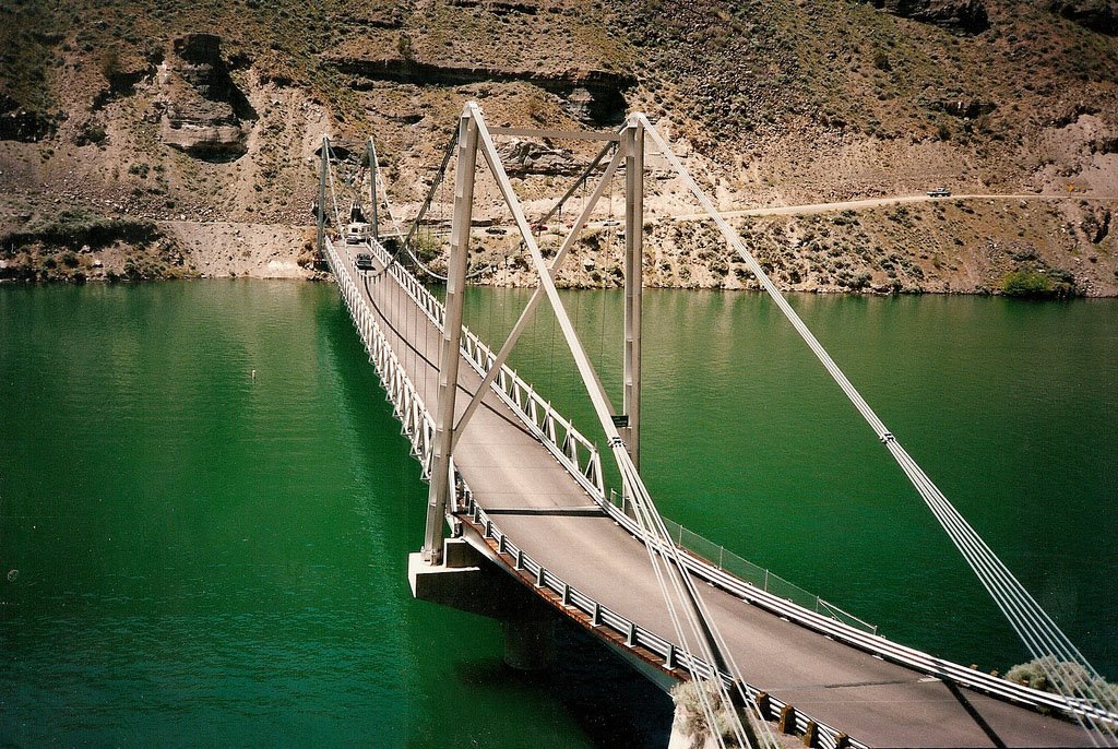 Lake Billy Chinook Bridge by bridgink