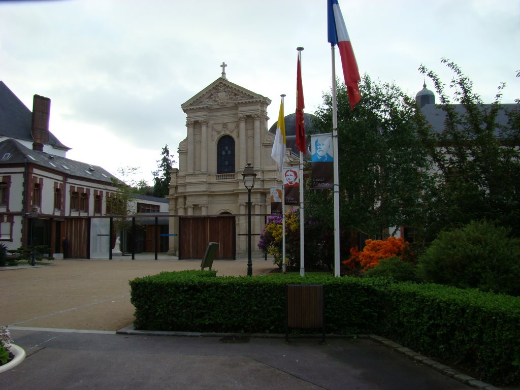 Ermitage - Santa Teresita - Lisieux - Francia by Adolfo de La Carlota-CBA-Argentina