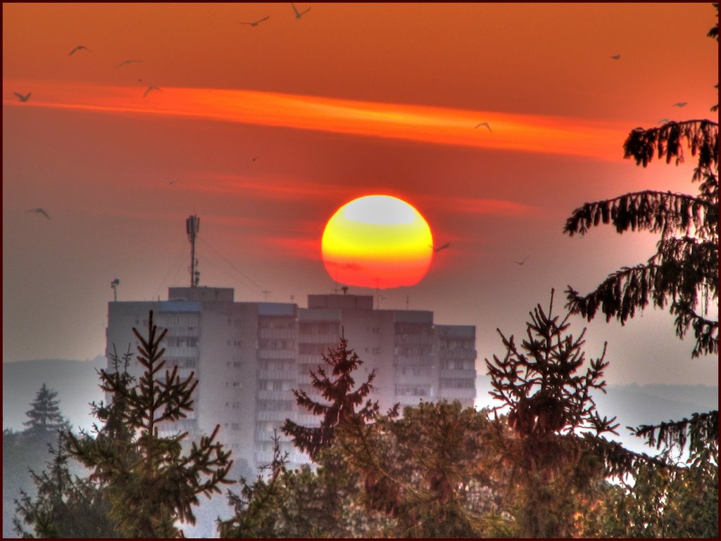 Magnified sunset by Dénes László