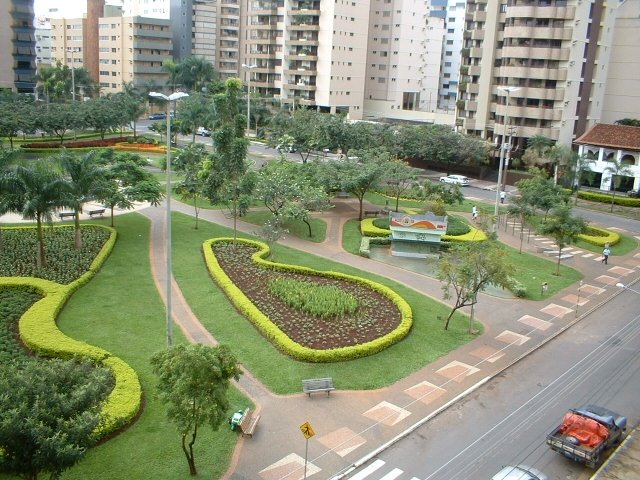 PRACA EM GOIANIA GOIAS BRAZIL by tonygm