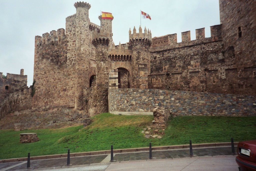 Ponferrada-castillo by jose luis robles rom…