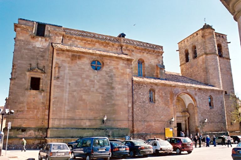 Iglesia Parroquial de Santiago Apóstol. Lado oeste by RuSolera