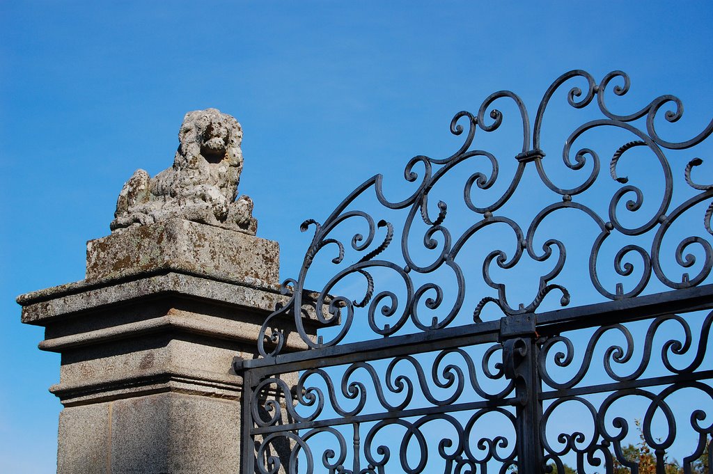 Château des Grimardies by Les Argonautes