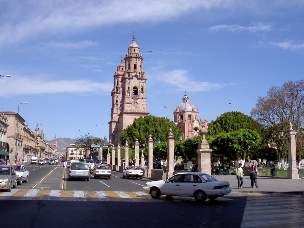 Morelia's Cathedral (Catedral de Morelia- cathédrale de la ville Morelia) by Max B. Martins