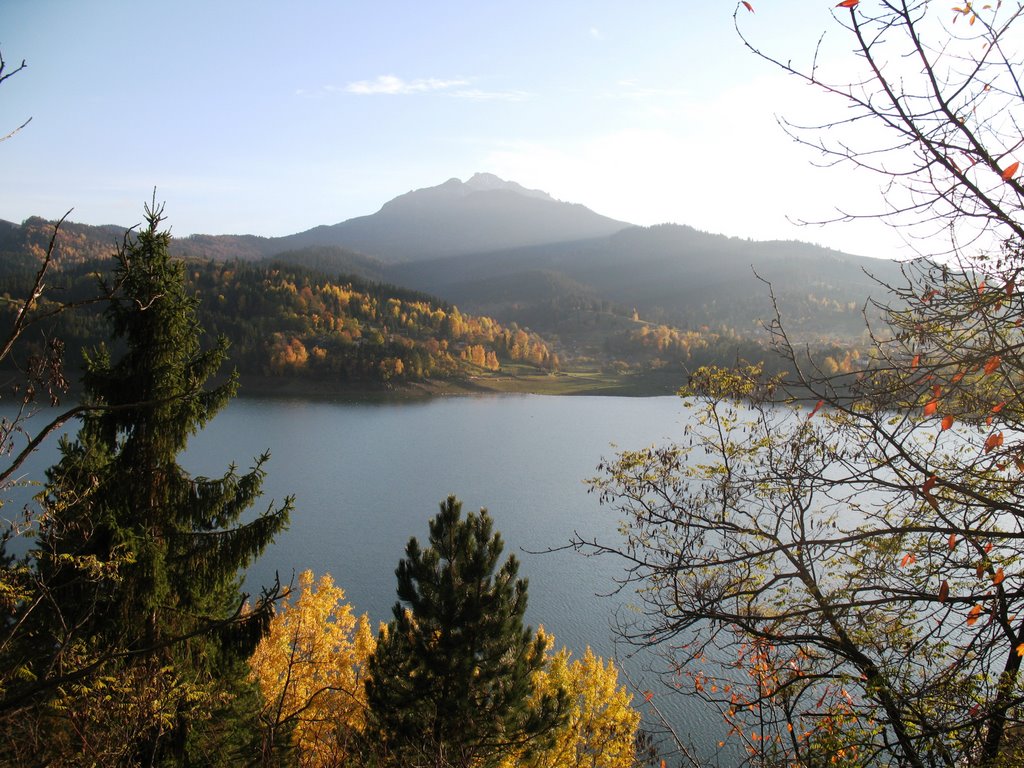 Bicaz Lake by vortex_12