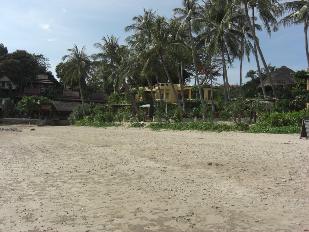 Kan Tieng Bay Beach, Ko Lanta by Doffcocker