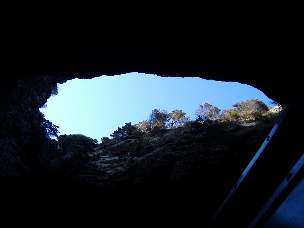 Nella grotta-bonifacio by enrico muda