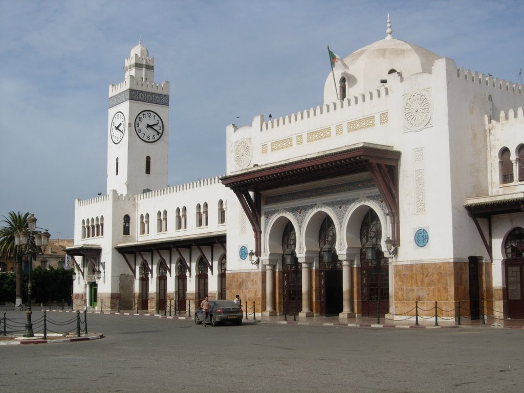 Oran railway station front facade by Nikita Parks