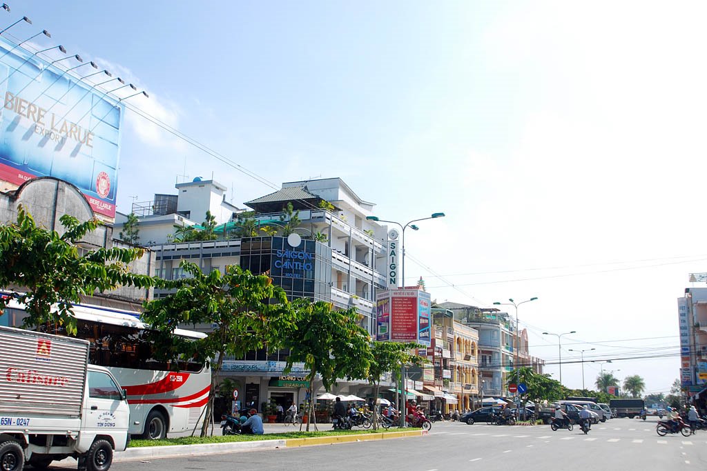 Giao lộ Nguyễn Thái Học + Phan Đình Phùng by BuiTuanKhiem