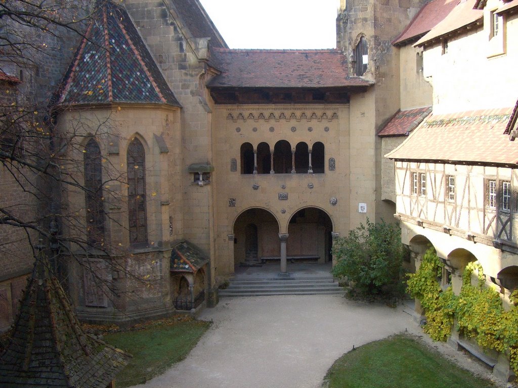 Burg Innenhof by makrialos