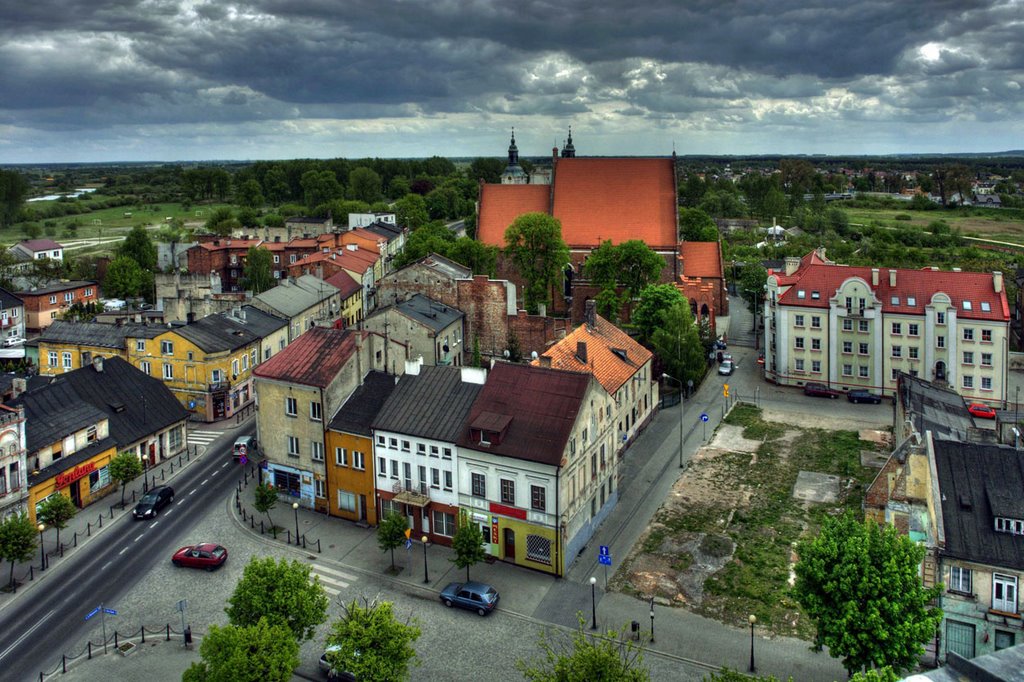 Koło stare miasto by Jan Szabelski