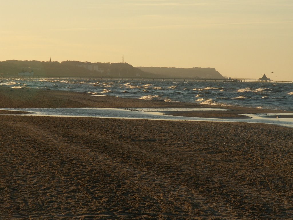 Abends am Strand, Ahlbeck by Frank Pustlauck