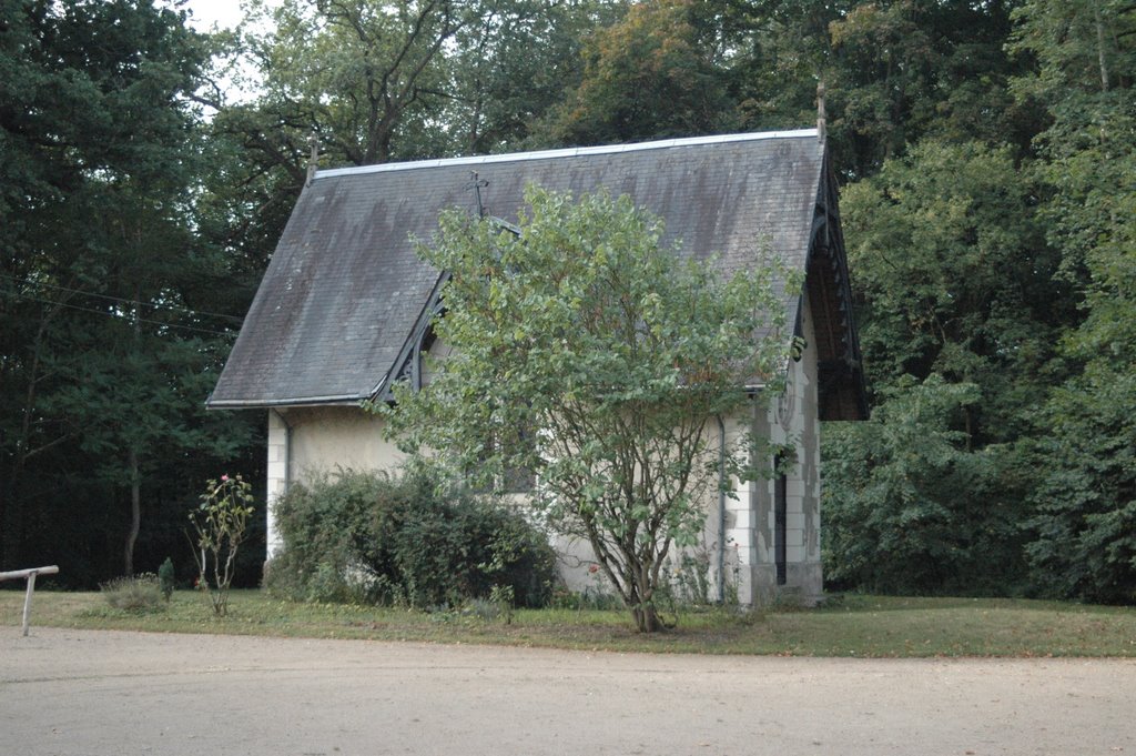 Eglise placée aux manoir de Thorigny. 2005-Août by Antoni Agramunt Bertolotti