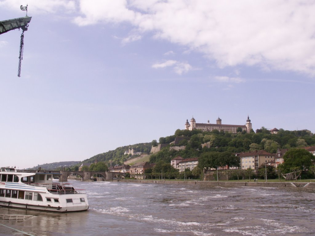 Blick auf die Festung Marienberg und das Käppele by Sebastian Maier