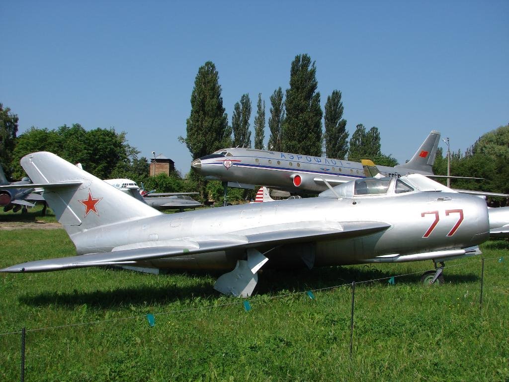 MiG-17, Tu-104 by Hardy