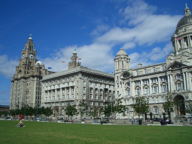 Three Graces, Liverpool Pier Head by barryb